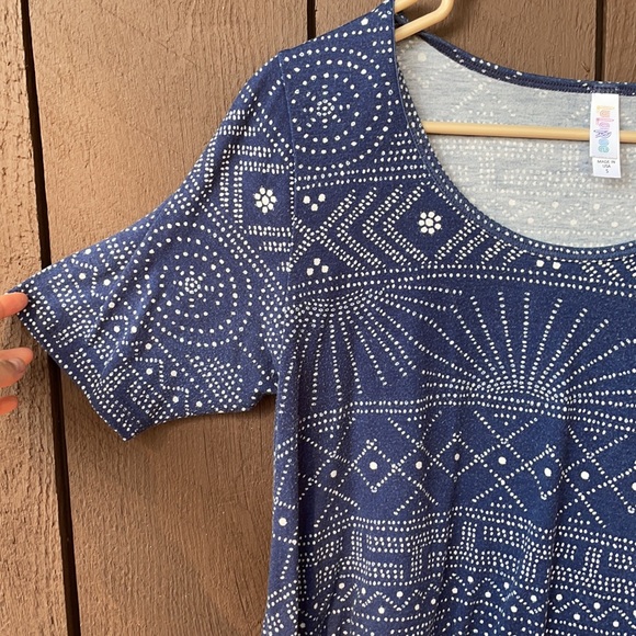 LuLaRoe long flared shirt - Picture 3 of 5